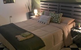 Downtown Room